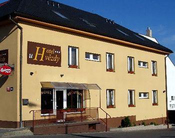Hotel U Hvezdy Prag Exteriör bild